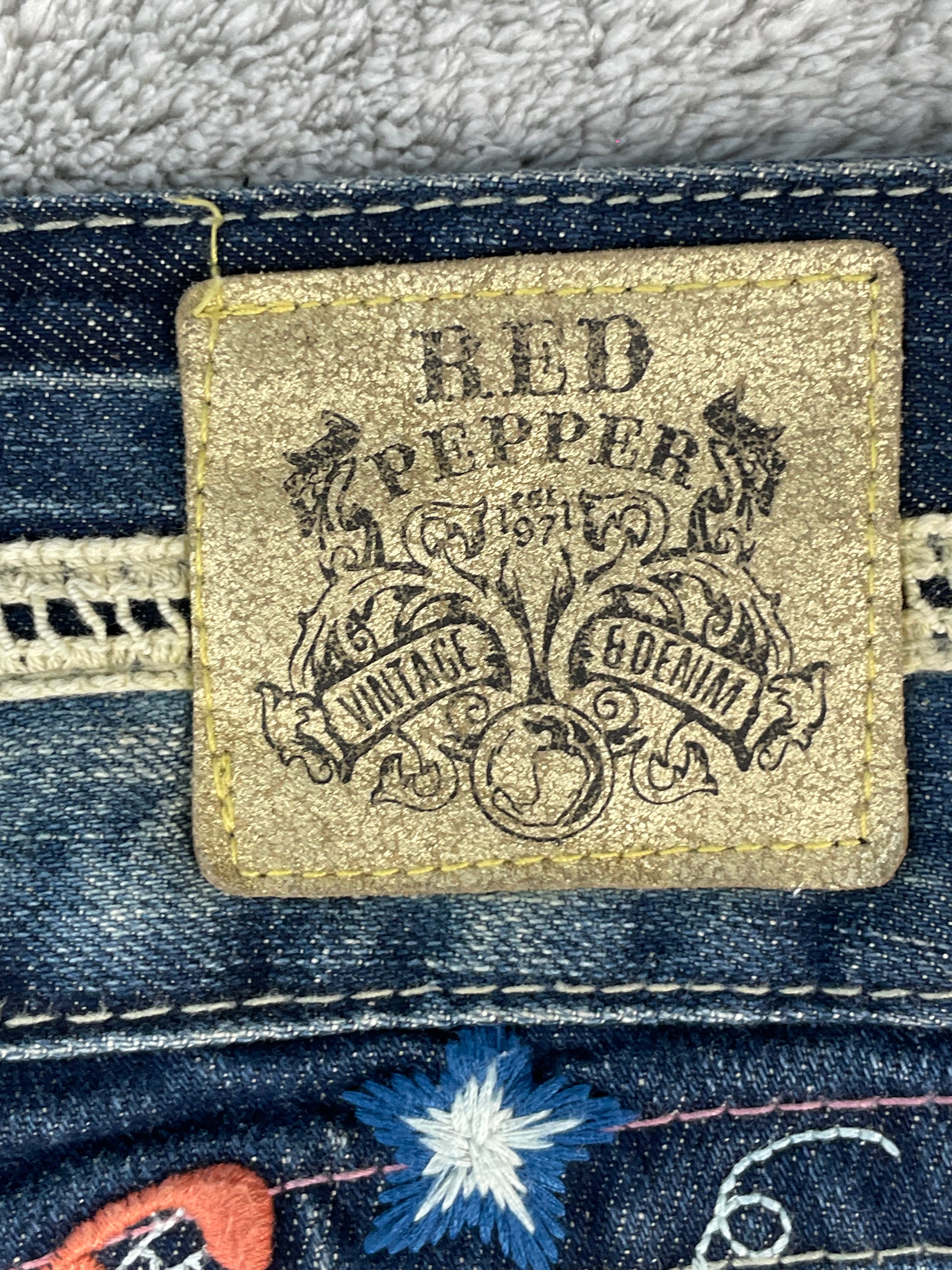 Red Pepper Low Waist Flared | Embroidered Backprint Damen (M)