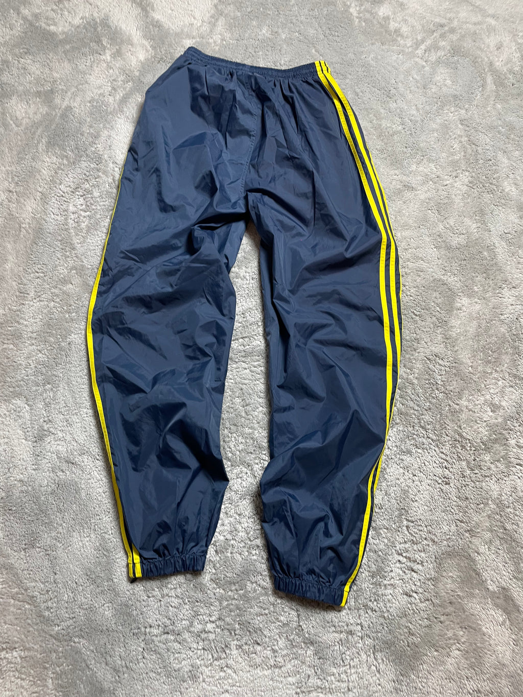 Adidas 2000er Trackpants | baggy schnitt (M)